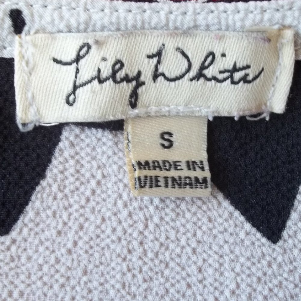 Lily White Black Cat Kitschy Novelty Print w Ladder Stitch Trim Crepe Blouse S - Picture 11 of 11